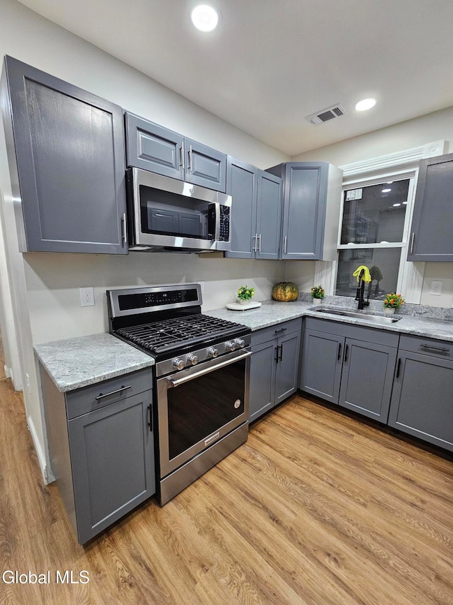 91 Division St, Schenectady, NY 12304 - photo 2