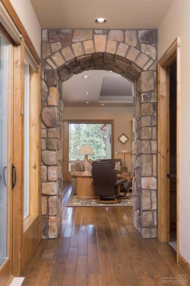20154 Stonegate Dr, Bend, OR 97702 - photo 5