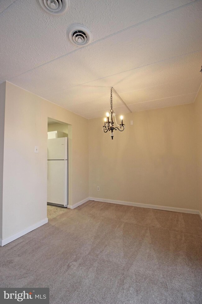 2632 Ft Farnsworth Rd unit 1B, Alexandria, VA 22303 - photo 6