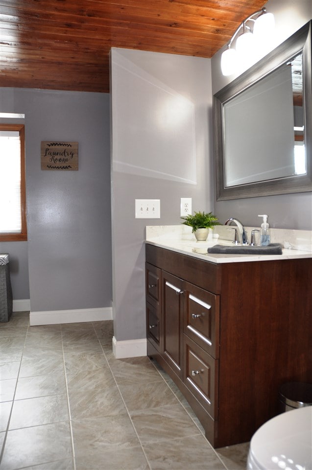 20 Floyd Ave, Manchester, NH 03103 - photo 2