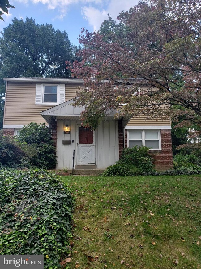 201 Briarwood Ave, Haddonfield, NJ 08033 - photo 2