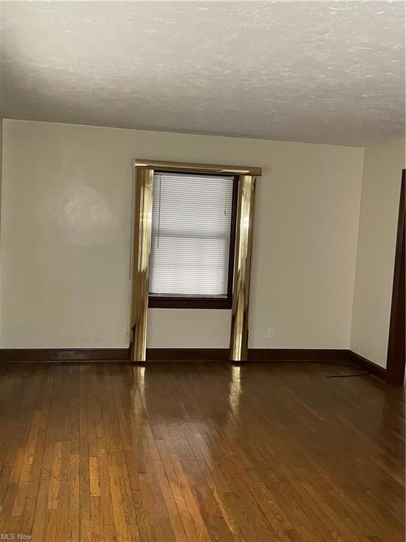 24371 Glenbrook Blvd, Euclid, OH 44117 - photo 3