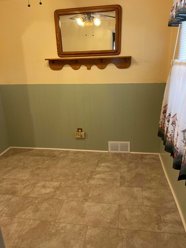 Eat In Kitchen area