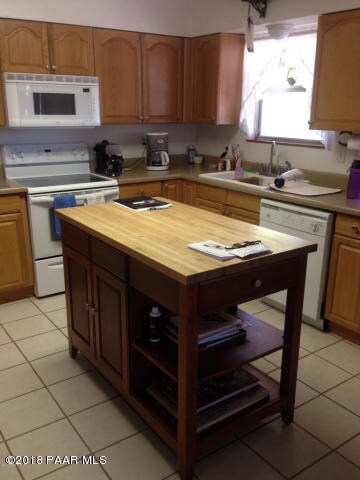 21577 N Aalco Ln, Paulden, AZ 86334 - photo 4