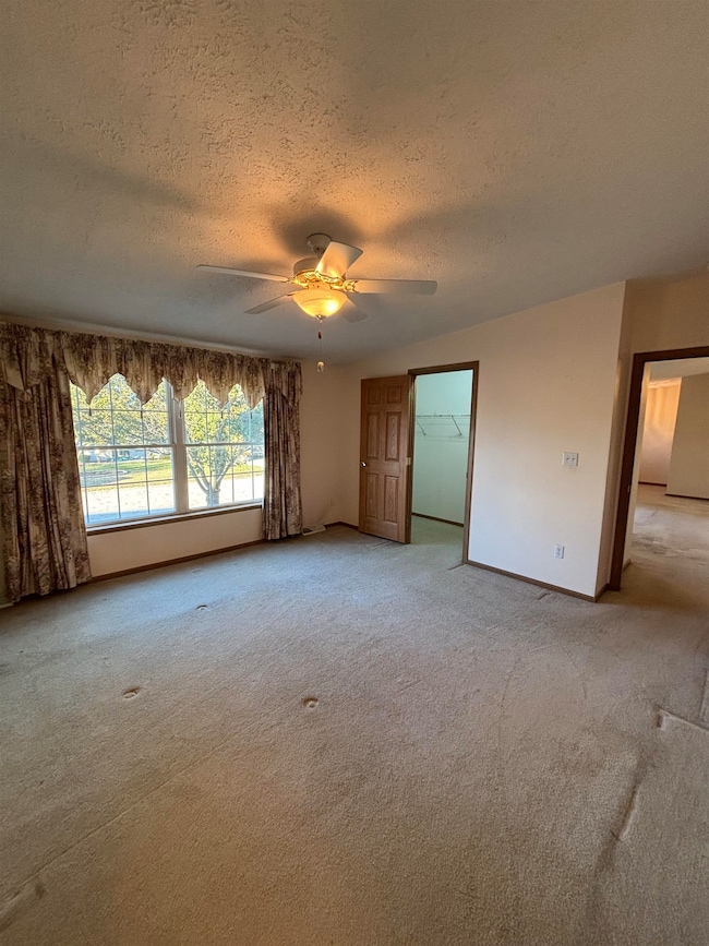 5647 Buttercup Ln, Machesney Park, IL 61115 - photo 5