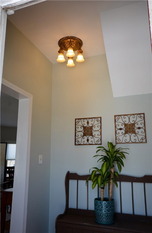 83 Wheeler Ave unit 1, Cranston, RI 02905 - photo 4