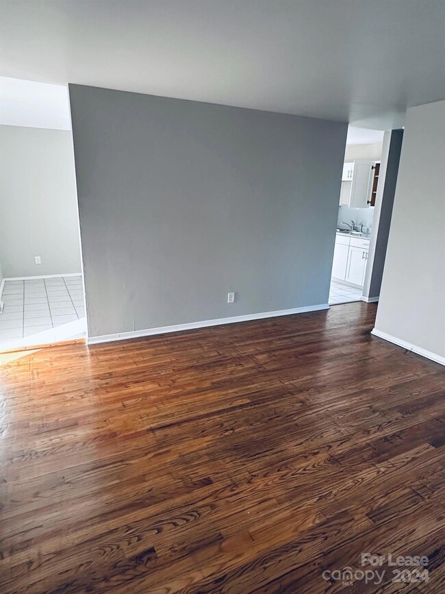 2544 Abelwood Rd, Charlotte, NC 28216 - photo 2