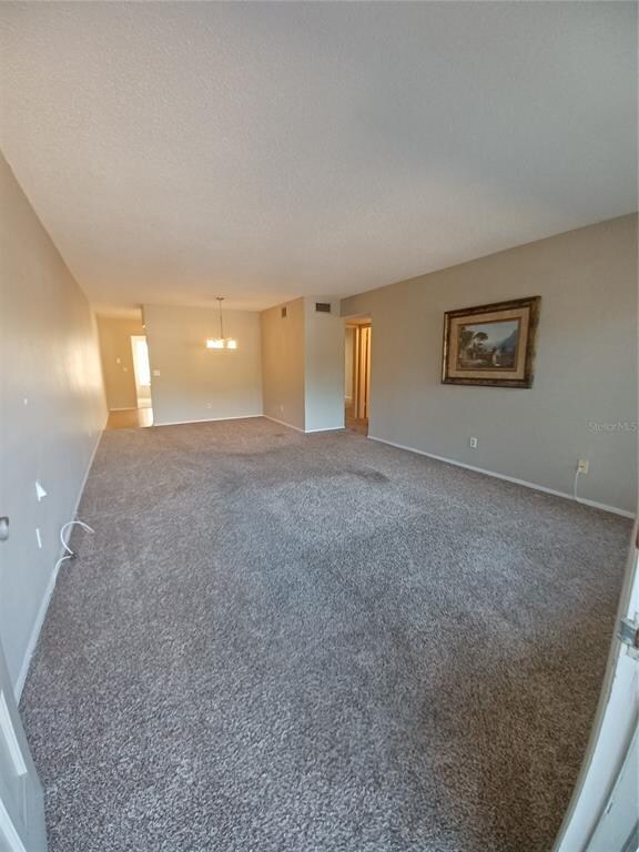 Living Room/Dinette