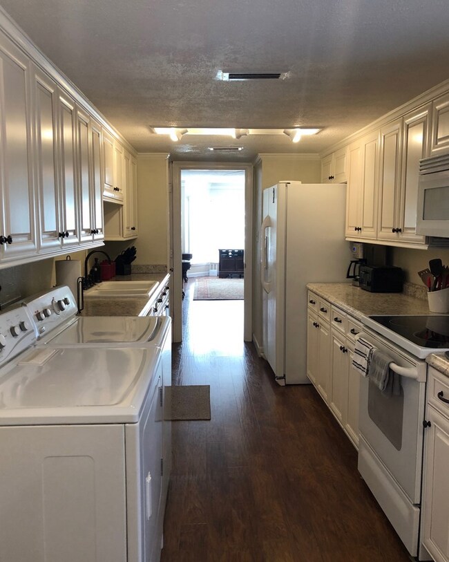 812 S Broad St unit 6, Thomasville, GA 31792 - photo 5