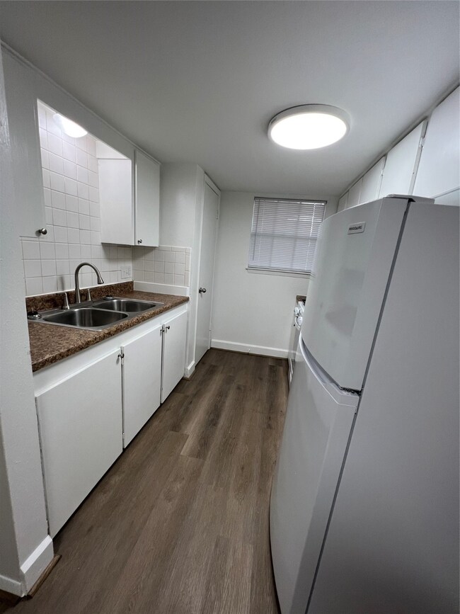 2400 5th St unit 24, Bay City, TX 77414 - photo 7