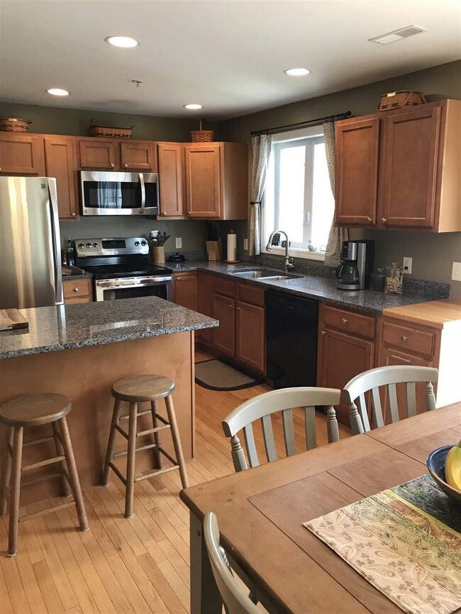 32 Townsend Dr, Dover, NH 03820 - photo 3