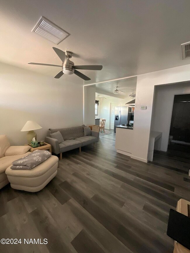 318 N Hicks Ave, Winslow, AZ 86047 - photo 6