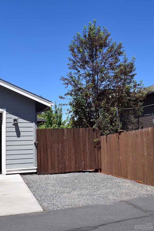 20405 Penhollow Ln, Bend, OR 97702 - photo 5