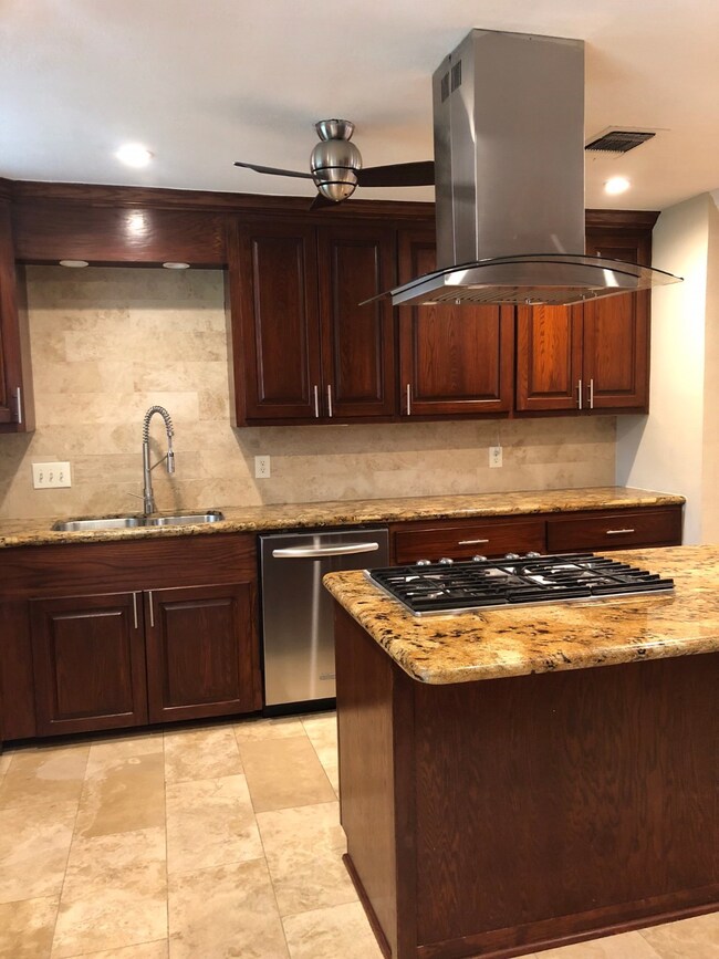 1442 Chamboard Ln, Houston, TX 77018 - photo 6