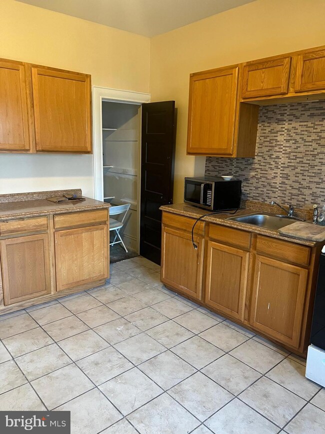 2319 W Lanvale St, Baltimore, MD 21216 - photo 3