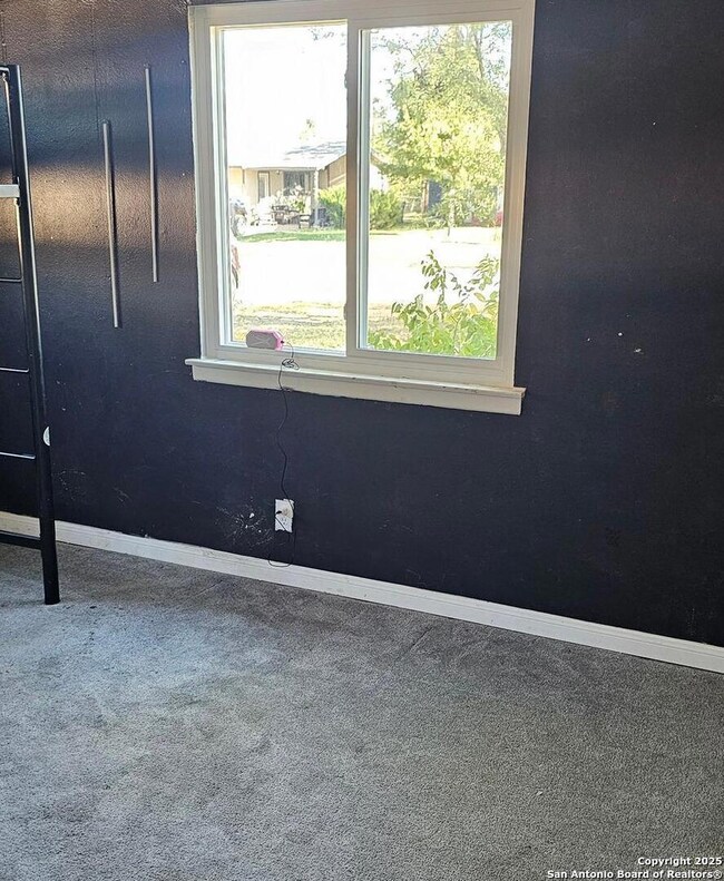 815 Highgate Rd, Universal City, TX 78148 - photo 7