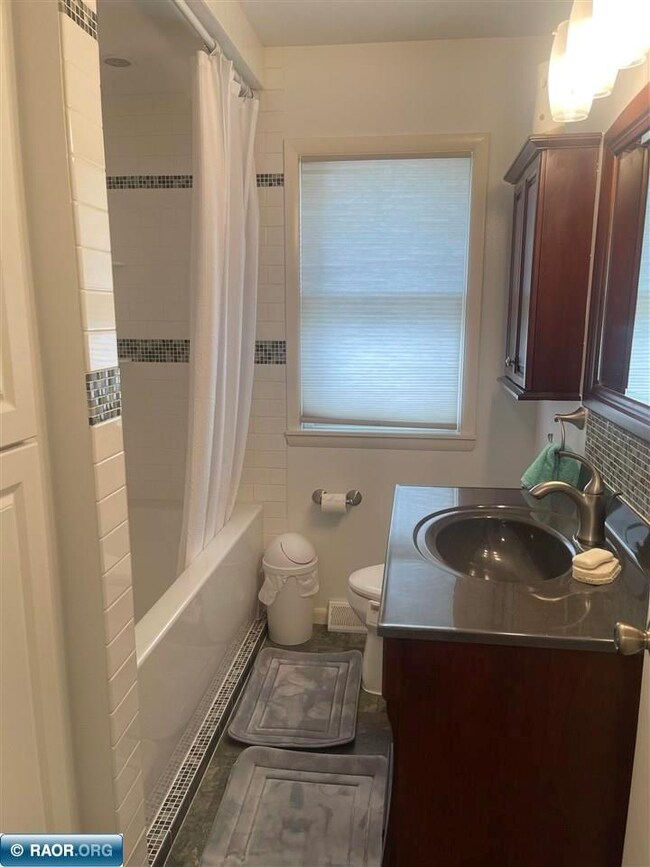 115 9 1/2 St NE, Chisholm, MN 55719 - photo 5