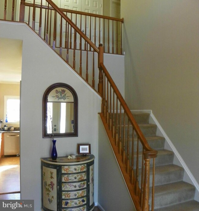 20300 Mallet Hill Ct, Germantown, MD 20876 - photo 3