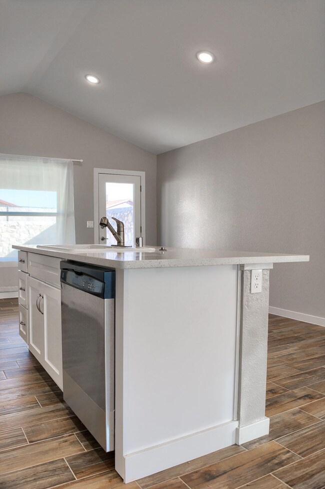 14417 Donny Murray Ln, Horizon City, TX 79928 - photo 6