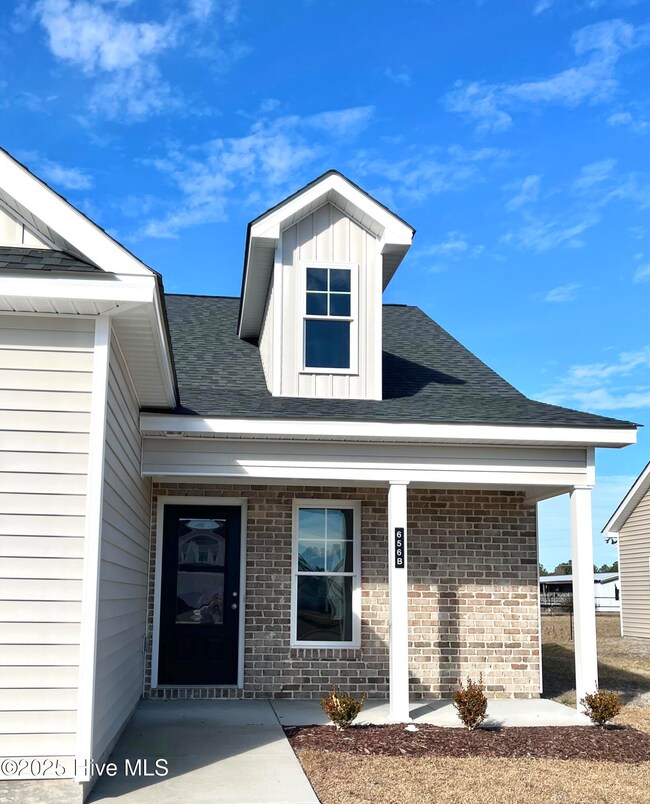 656 Abigail Taylor Dr unit B, Greenville, NC 27834 - photo 2