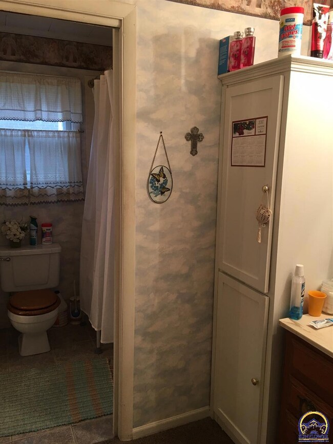 428 Pearl St, Rossville, KS 66533 - photo 7