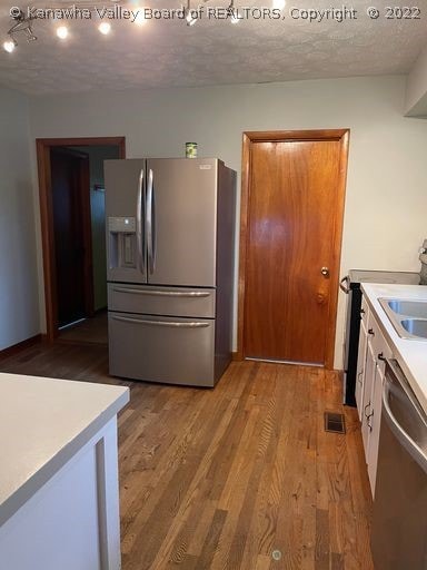 435 17th St, Dunbar, WV 25064 - photo 4