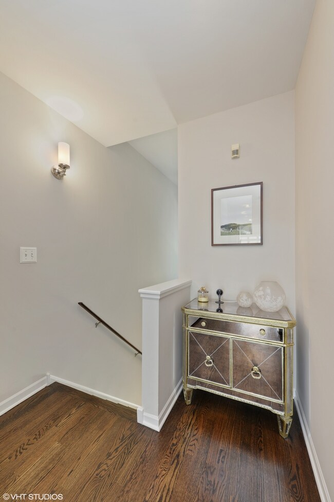 859 W Wrightwood Ave unit 3, Chicago, IL 60614 - photo 2