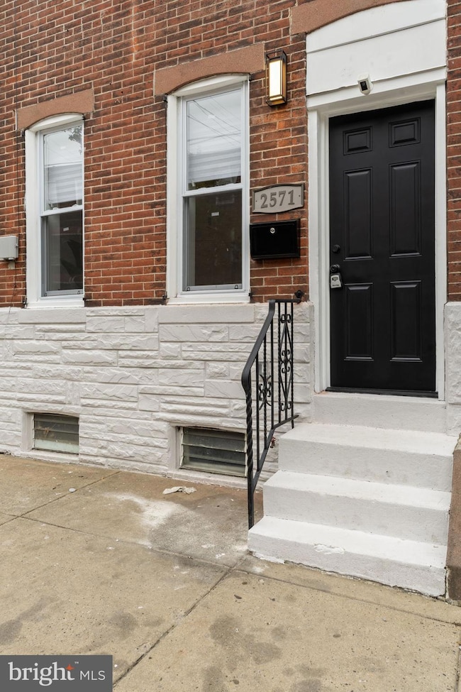2571 Coral St, Philadelphia, PA 19125 - photo 2