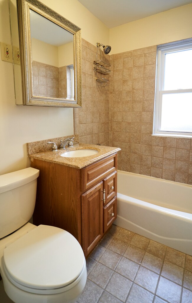 629 Norfolk Ave, Westchester, IL 60154 - photo 7