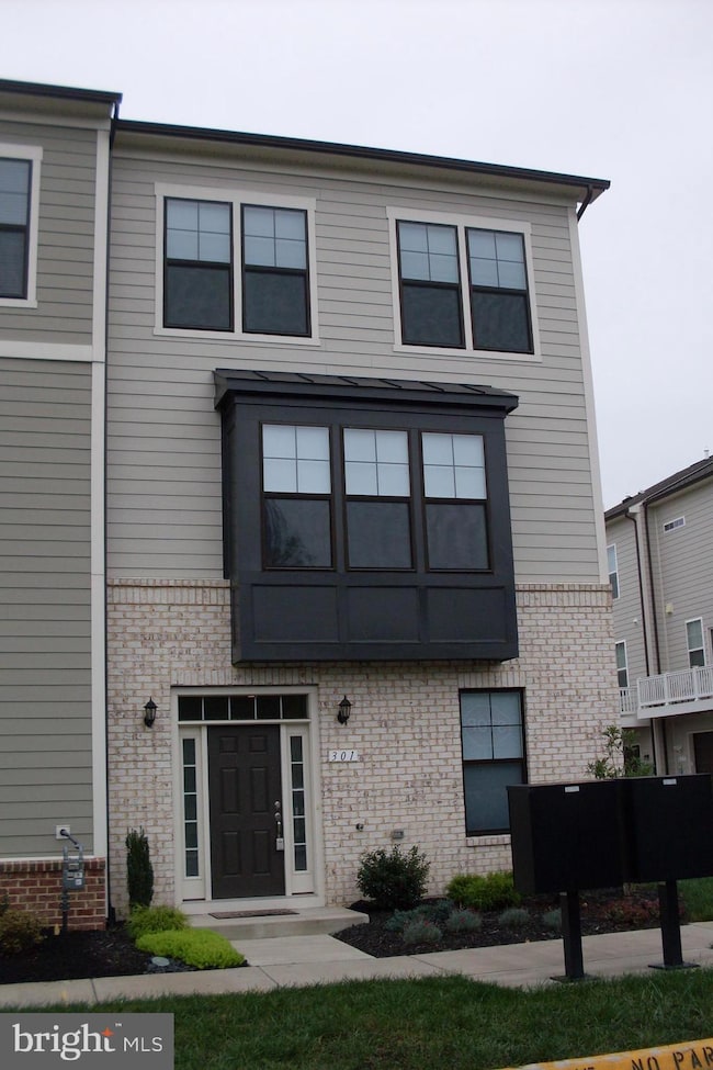 301 Willis St, Fredericksburg, VA 22401 - photo 2