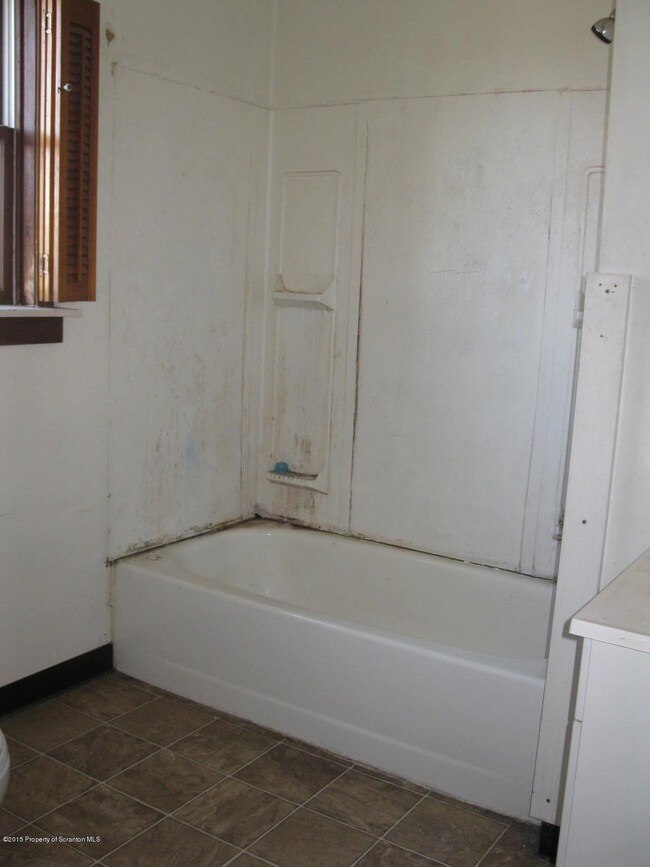1016 S Webster Ave, Scranton, PA 18505 - photo 7