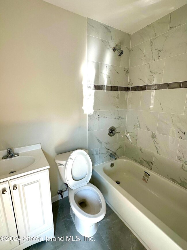 147 Vedder Ave unit 2, Staten Island, NY 10302 - photo 2