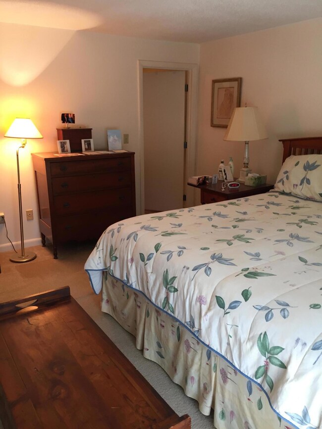 5 Holly Cir, Buzzards Bay, MA 02532 - photo 4