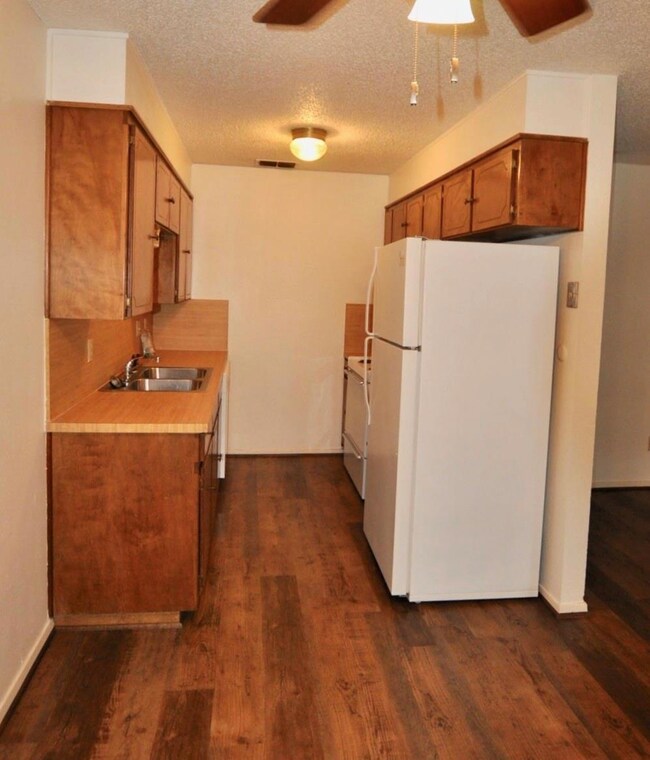 511 W Oak St unit 14, Weatherford, TX 76086 - photo 7