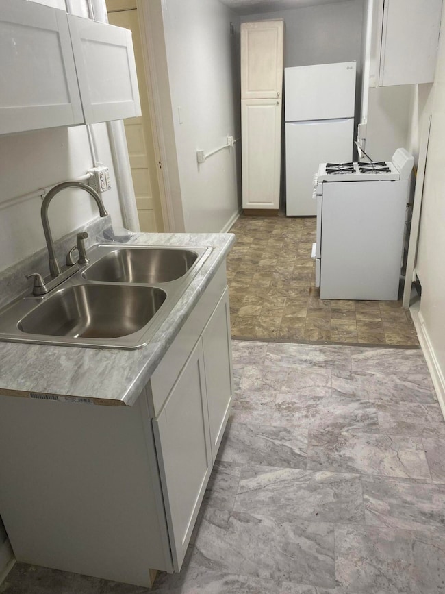 1708 N Main St, Apt B 7