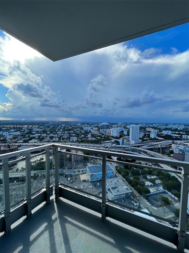 The Ivy Condominium unit 4105, Miami, FL 33130 - photo 3