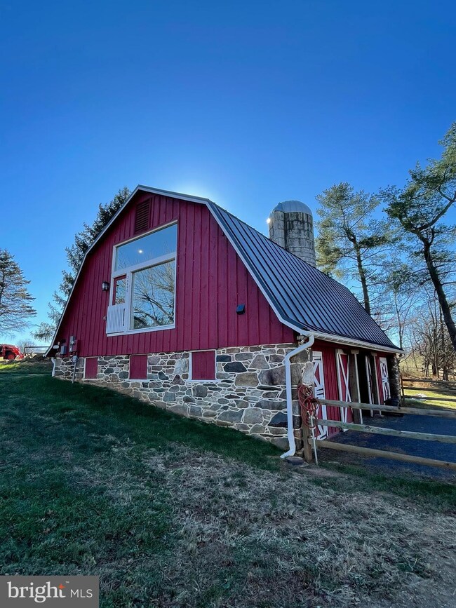 36482 Leith Ln, Middleburg, VA 20117 - photo 2
