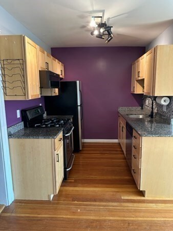 65 Palmer St unit 2, Salem, MA 01970 - photo 4