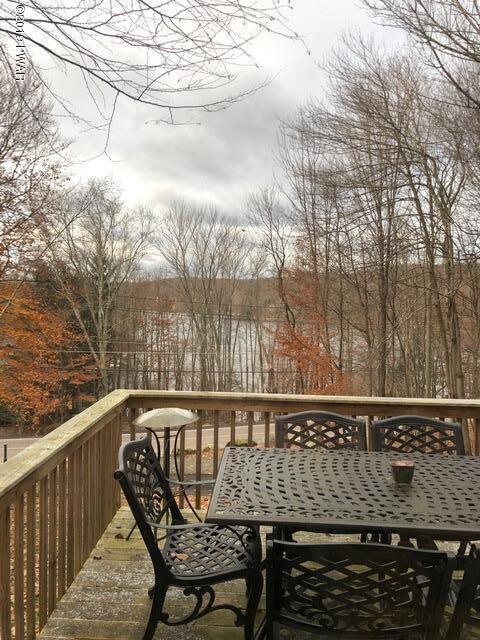 2068 Lakeview Dr E, Lake Ariel, PA 18436 - photo 2