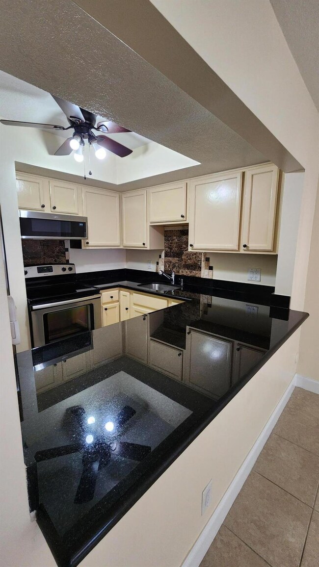 105 S Riverside Dr unit 204, Pompano Beach, FL 33062 - photo 6