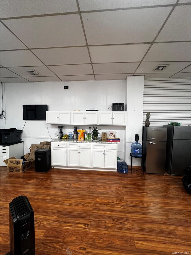 6938 Myrtle Ave, Glendale, NY 11385 - photo 5