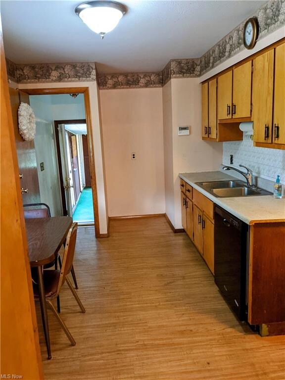 2164 E 40th St, Lorain, OH 44055 - photo 6