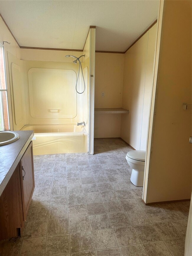 2012 Tepar Ln, Cleburne, TX 76031 - photo 7