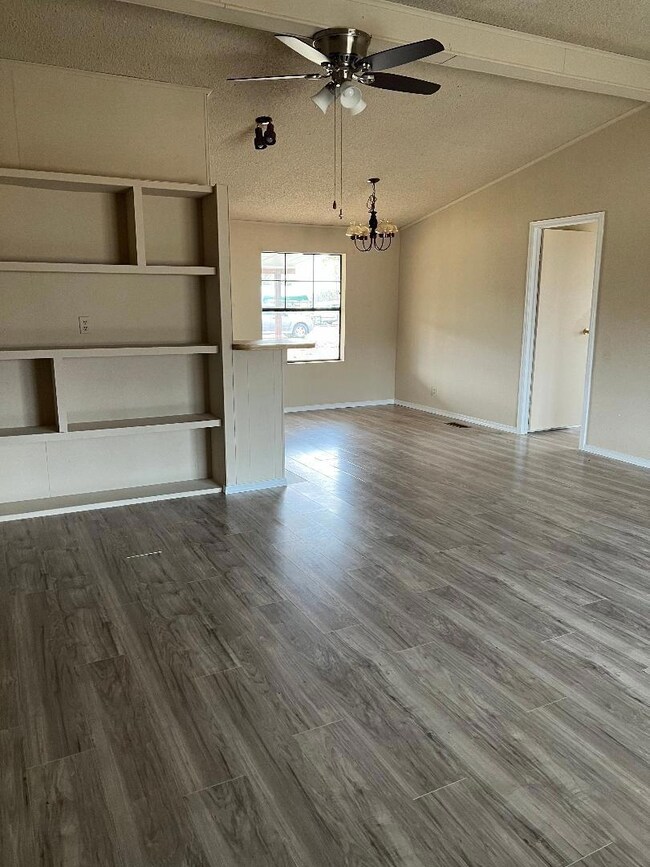 4300 Fm 1496 unit B, Dublin, TX 76446 - photo 2