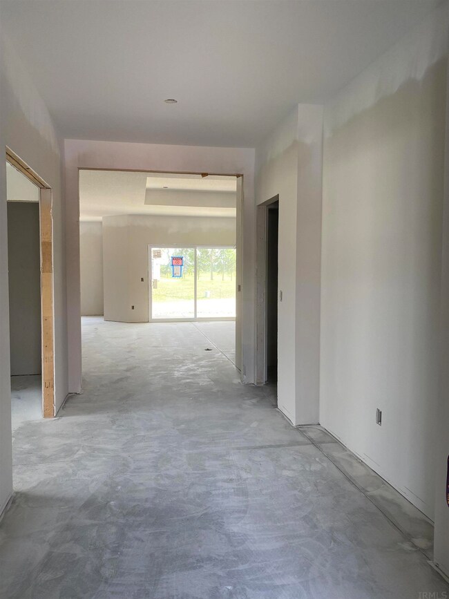 10189 Strasse Ct, Fort Wayne, IN 46835 - photo 4