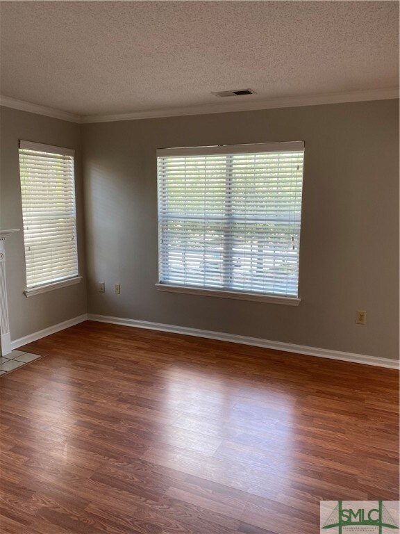 Photos of vacant unit