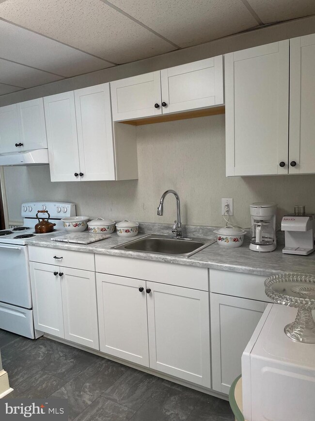 270 S Washington St, Berkeley Springs, WV 25411 - photo 7