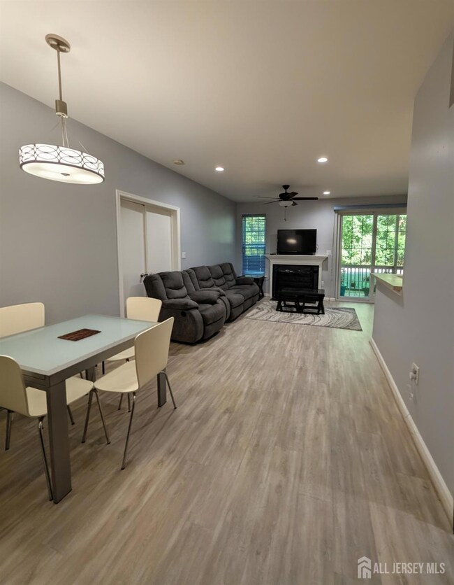 6071 Cedar Ct unit 6071, Monmouth Junction, NJ 08852 - photo 3