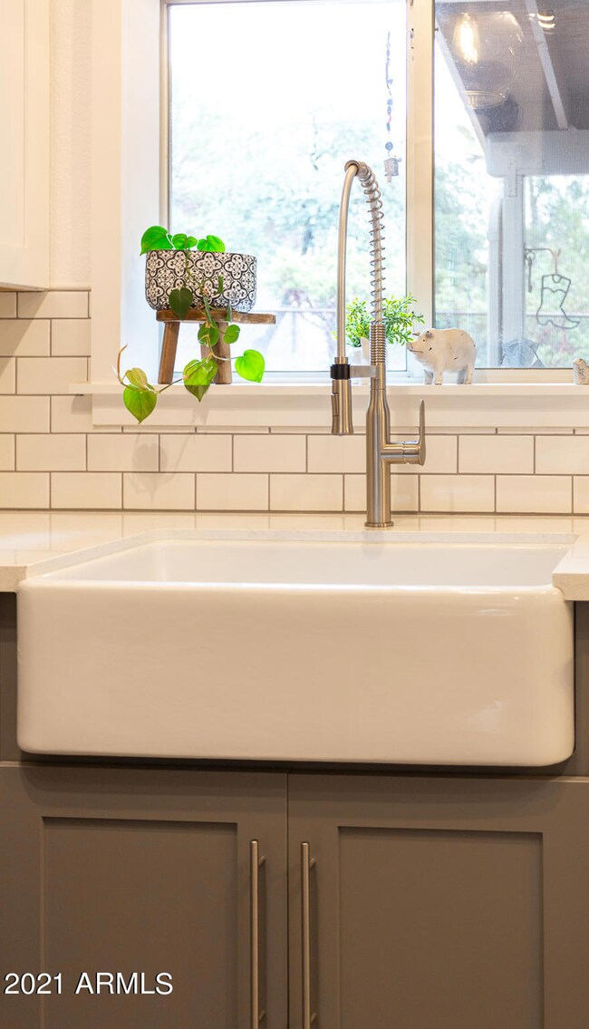 Kitchen Farmhouse Sink