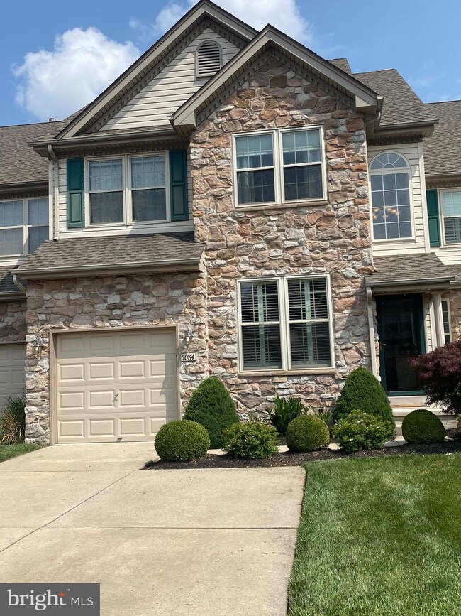 5084 Beacon Hill Ct, Doylestown, PA 18902 - photo 2